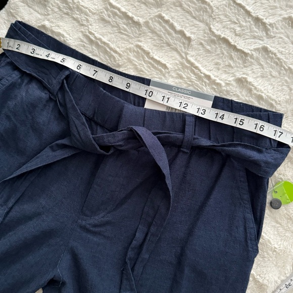 NEW Liz Claiborne Navy Linen Crop Capris | Size: M - Picture 7 of 8